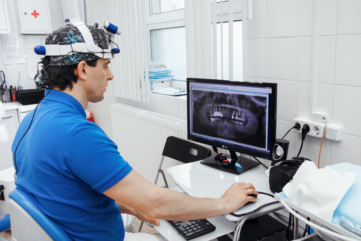 Фотография взята с сайта стоматологии Дмитрович Фэмили https://www.dmitrovich.ru/