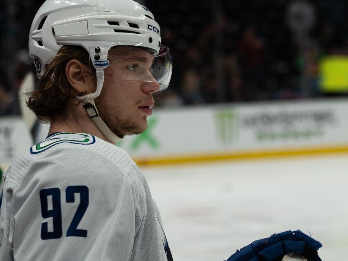    Хоккеист "Ванкувер Кэнакс" Василий Подколзин© Фото : twitter.com/canucks