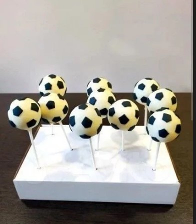 Такие кейк-попсы хотел получить заказчик