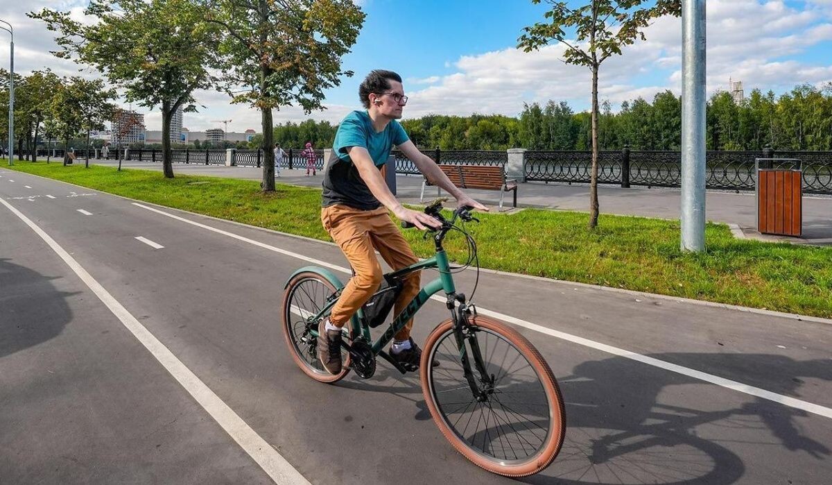     Велосипедист. Источник: mos.ru Автор фото: Пресс-служба Мэра и Правительства Москвы