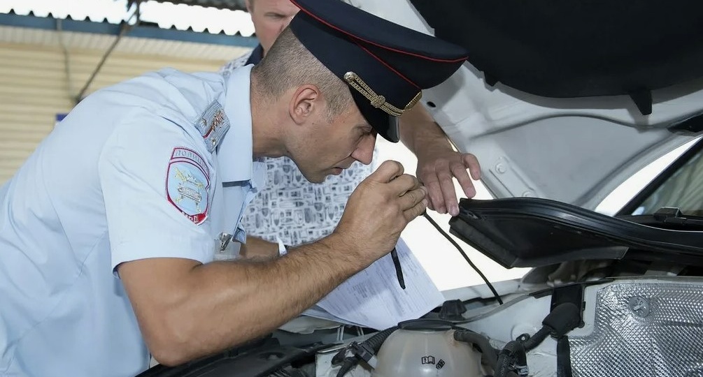 Какой штраф грозит в 2025 г. за отсутствие техосмотра и кого могут за это наказать: Уловки ПДД, о которых нужно знать