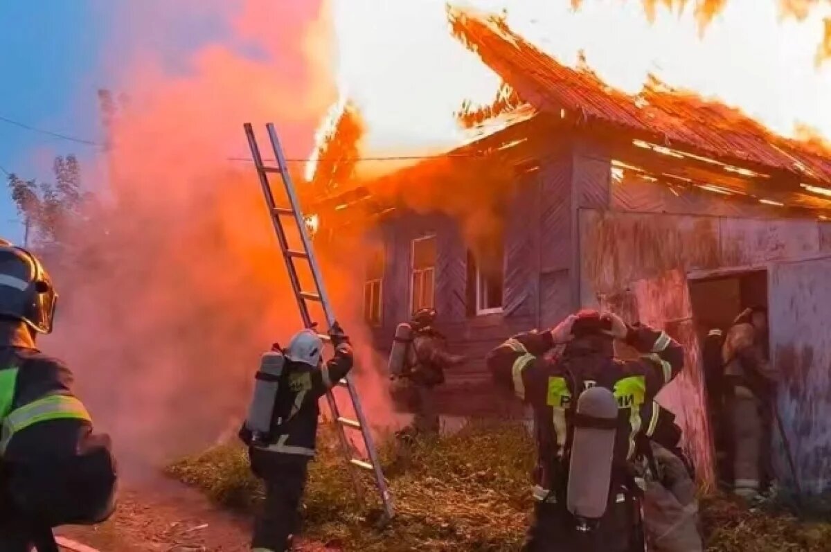    63-летняя женщина погибла в горящем доме в Ижевске