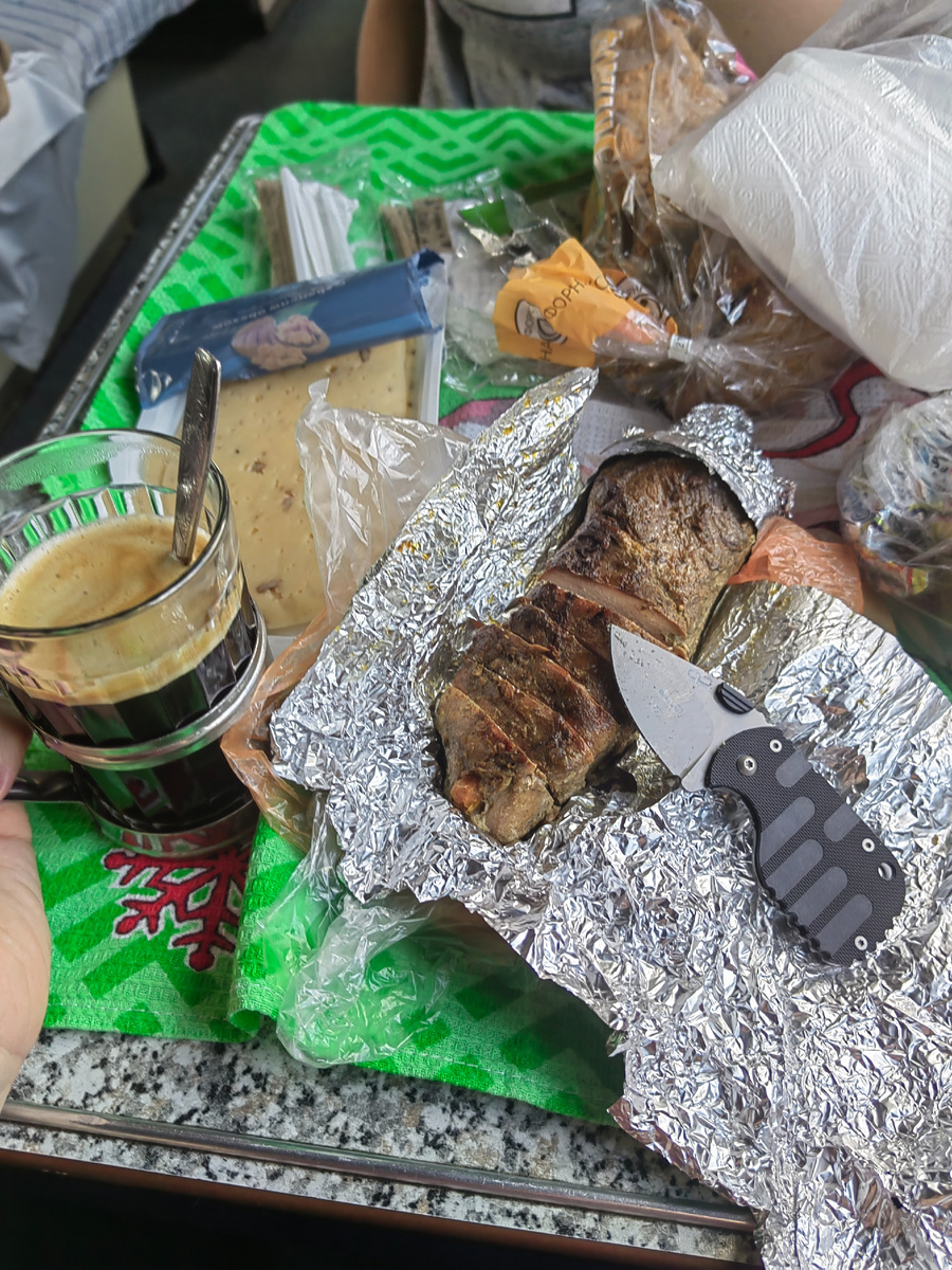 Завтрак в поезде