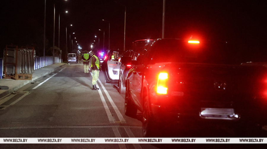     Польша открыла границу с Беларусью