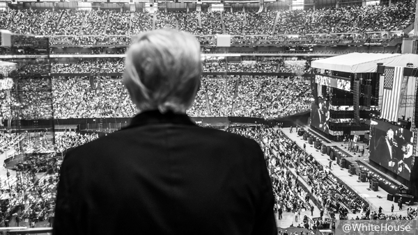     Фото: @WhiteHouse   
 Текст: Дмитрий Бавырин
