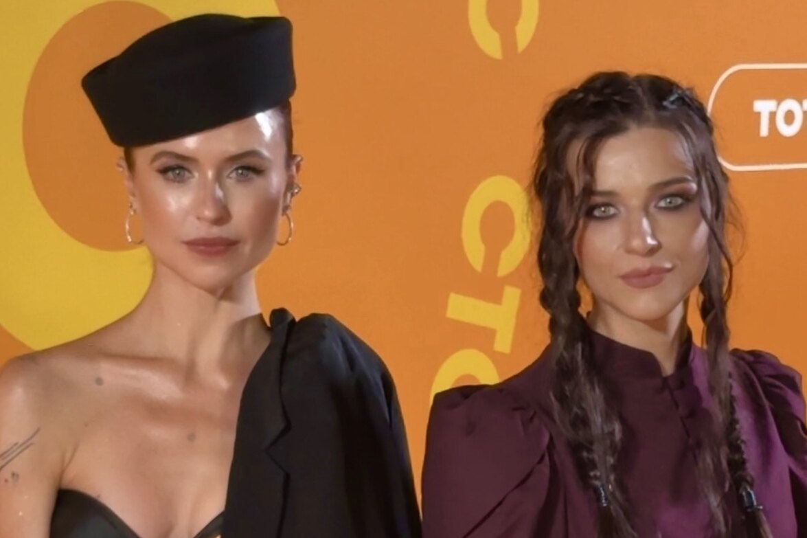     «Удивительно, но мы не ссорились»: звезды сериала «Папины дочки» Мирослава Карпович и Анастасия Сиваева о проекте