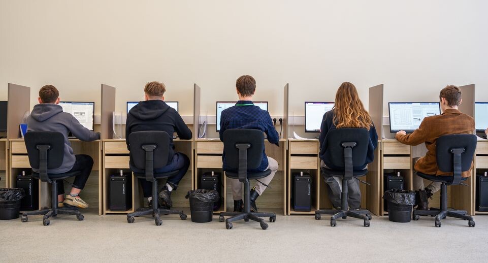    Чемпионат по профмастерству «Профессионалы» среди студентов в Бронницах / Медиасток.рф