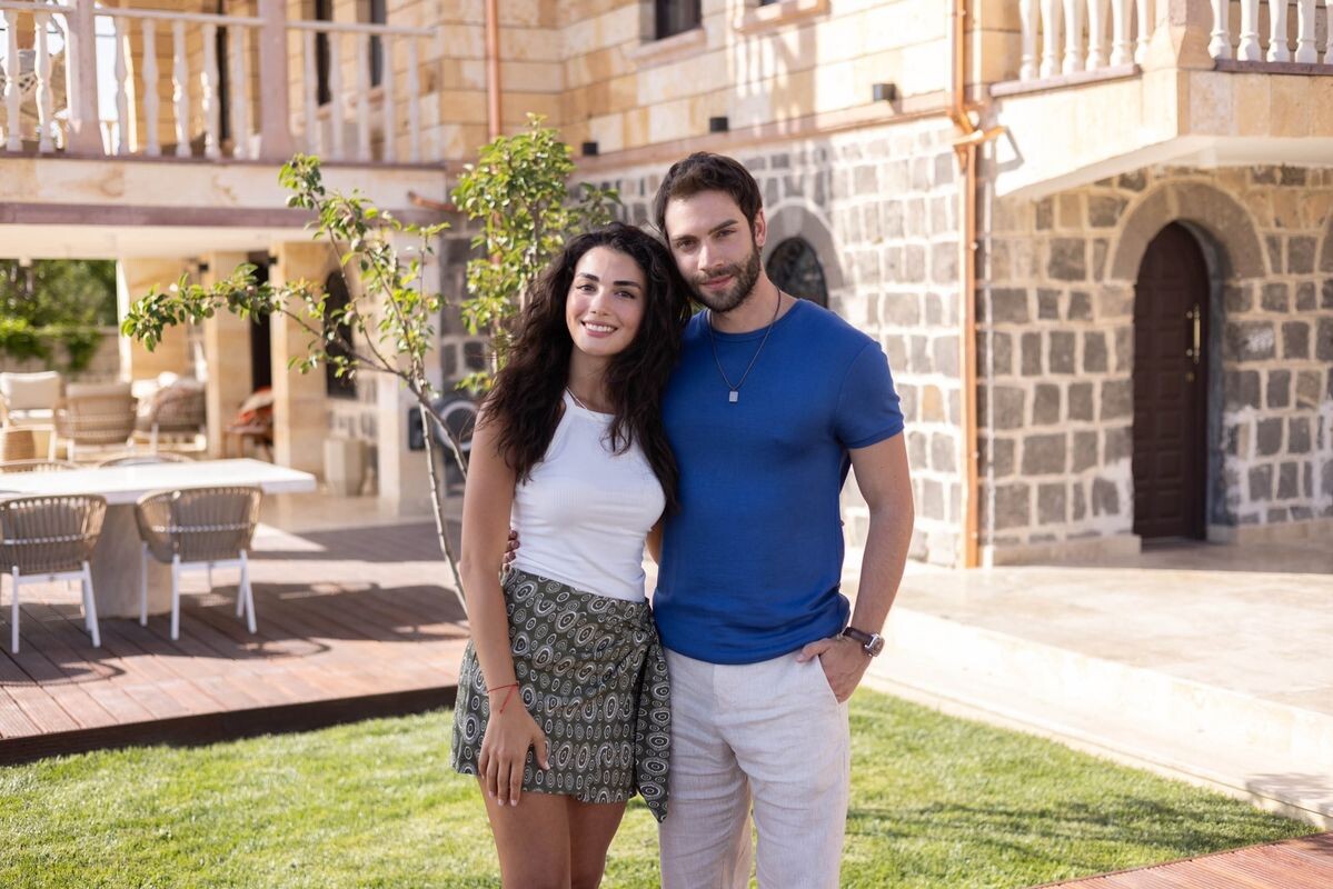 Герои сериала "Сапфир". Исочник фотографии: https://br.pinterest.com/pin/405042560258920198/