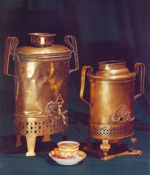 Самовар-кофейник. Первая половина XIX в. Тула. Музей "Тульские самовары".
