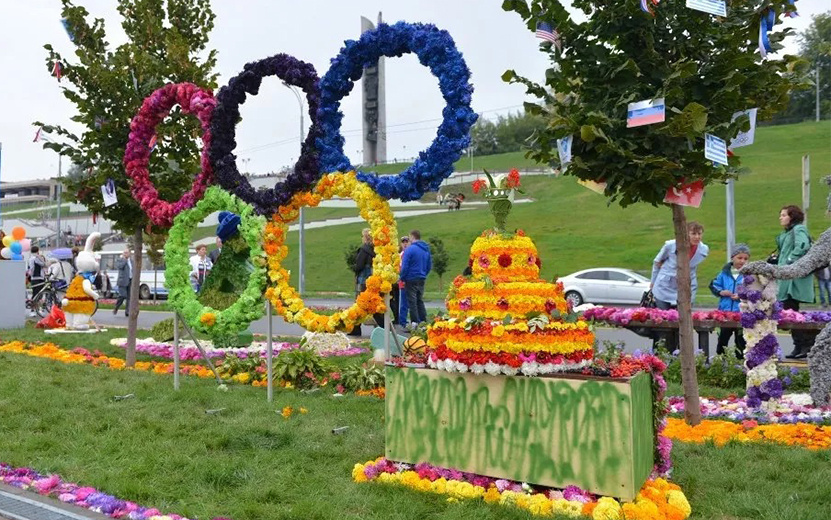  В 2013 году праздник цветов был посвящен теме «Вдохновляя на победу». Фото: архив редакции