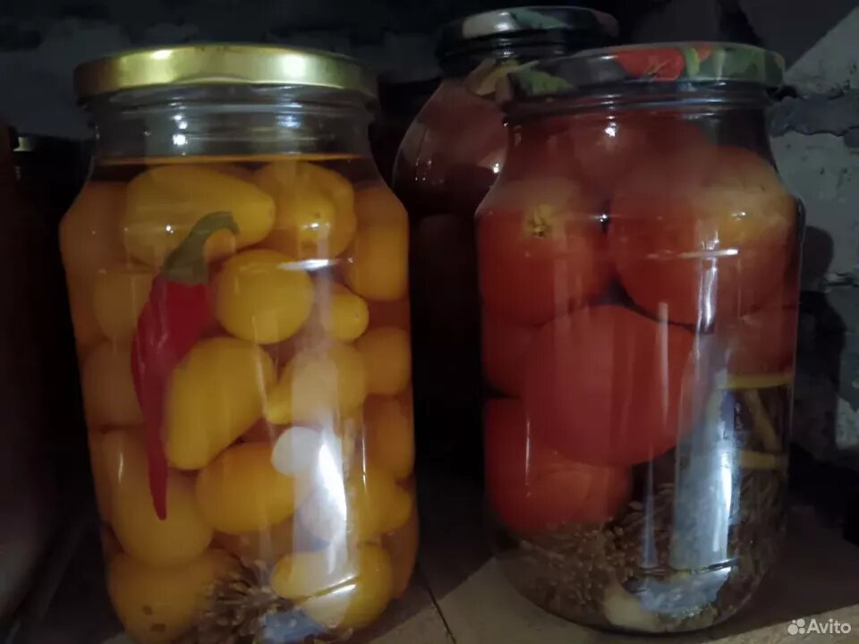    Барнаульские садоводы продают консервированные овощи со своих участков. Источник: avito.ru