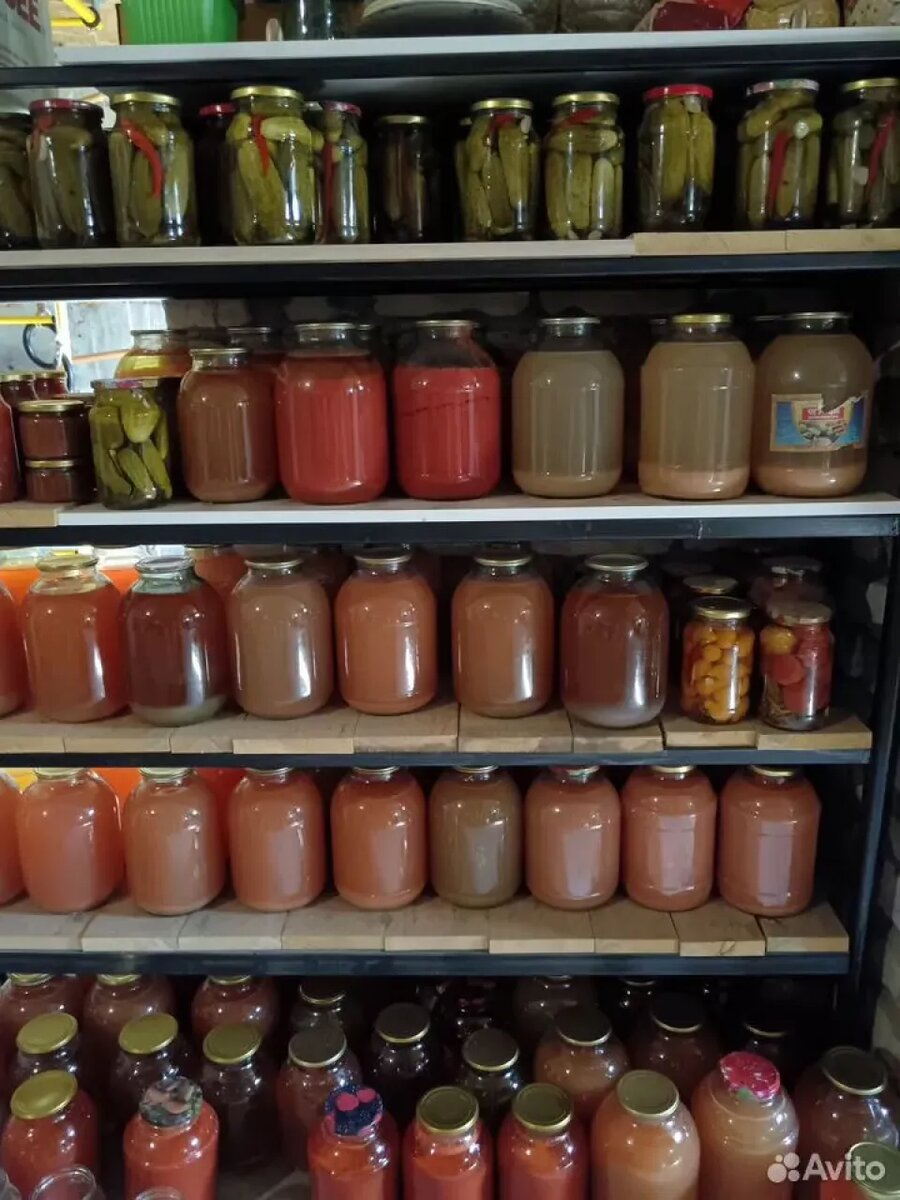    Барнаульские садоводы продают консервированные овощи со своих участков. Источник: avito.ru