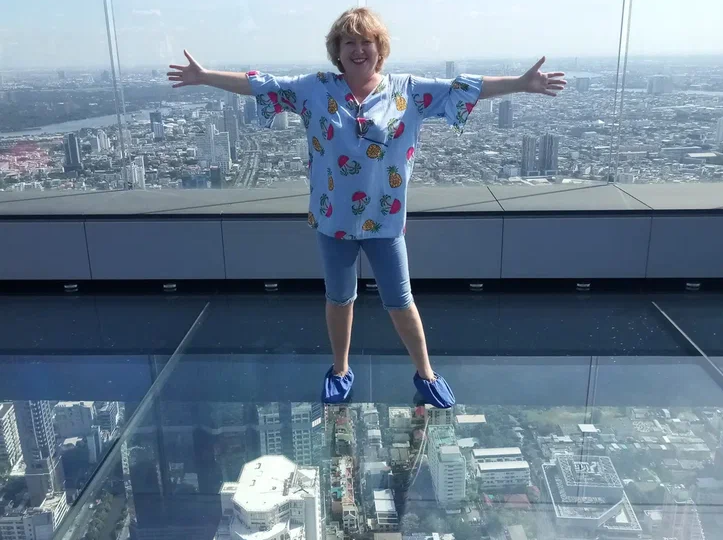 Куда едем? В Бангкок, город храмов и высоток.