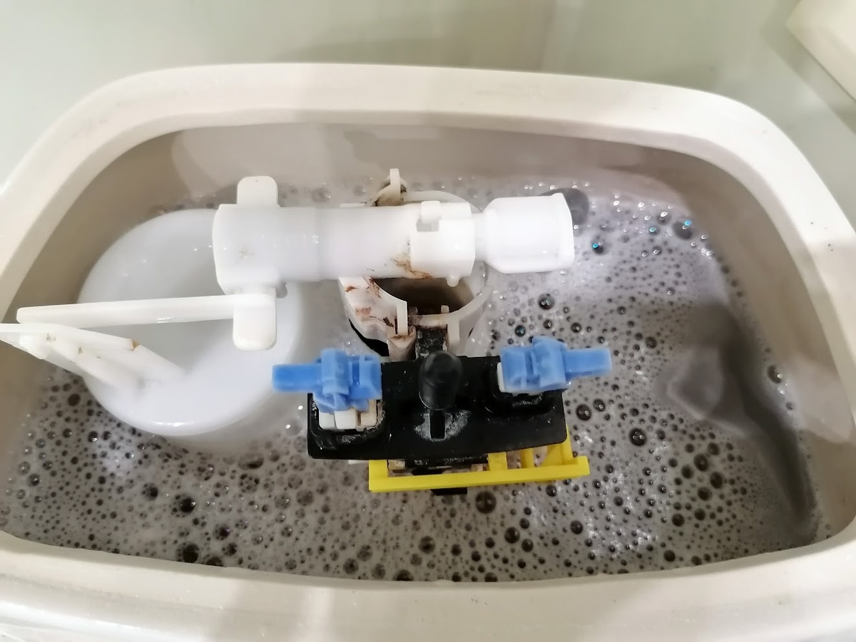 Это вид бачка ПОСЛЕ. Фото автора