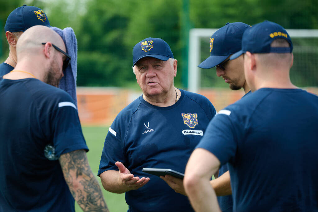 «Владимир Васильевич [Крикунов] – хоккейный человек до мозга костей. Чувствуется, что он всецело влюблен в игру»Фото: hcsochi.ru