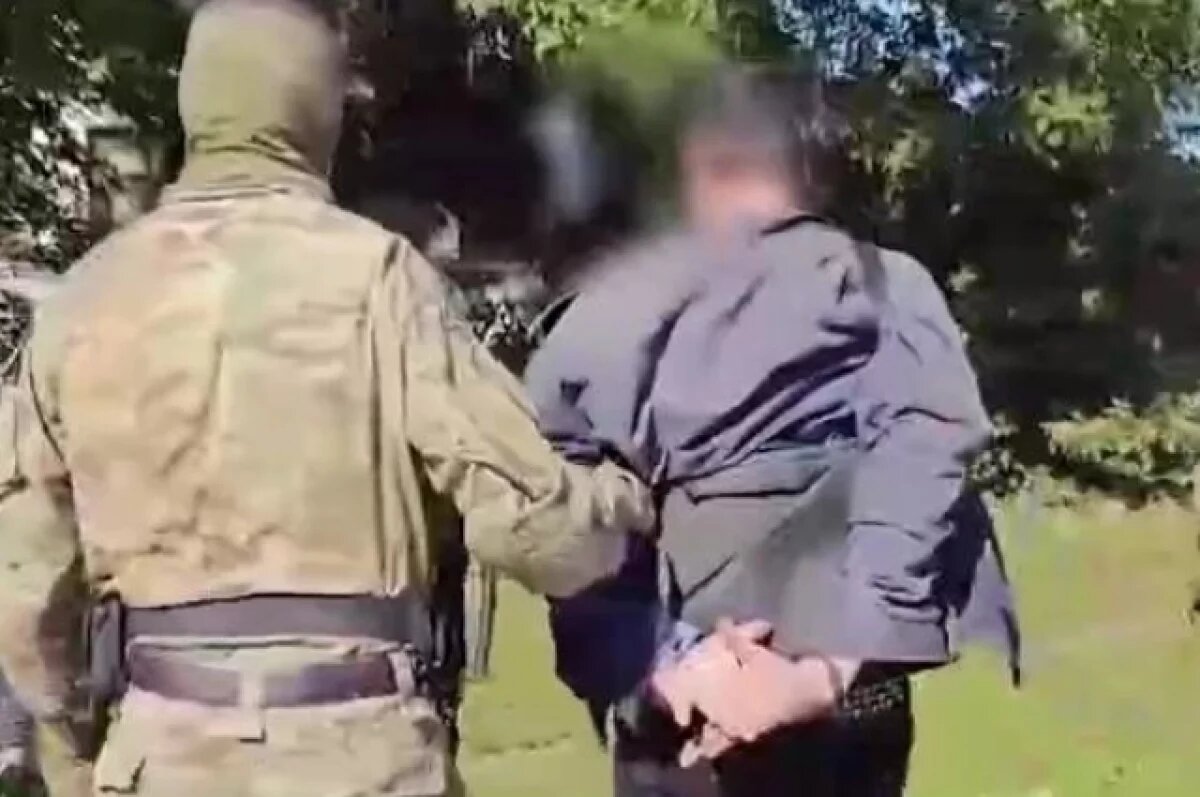    ФСБ показала кадры задержания работавшего на ГУР сотрудника ИТ-компании