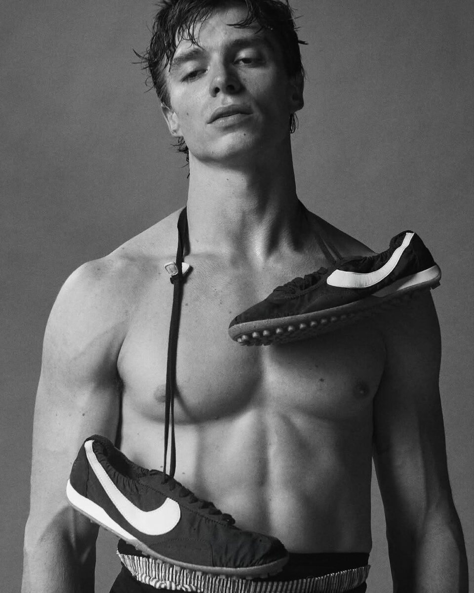    Актер Николас Чавес стал героем кампании Nike и Jacquemus (фото 2)