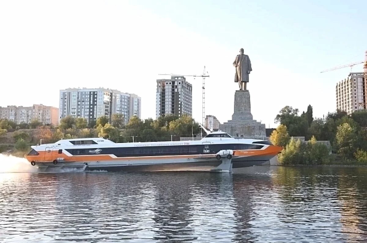    Новенький «Метеор» на подводных крыльях попал на видео в Волгограде