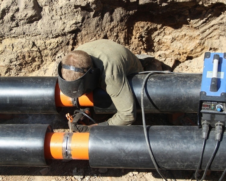     В Курске завершили реконструкцию тепломагистрали на Павлуновского