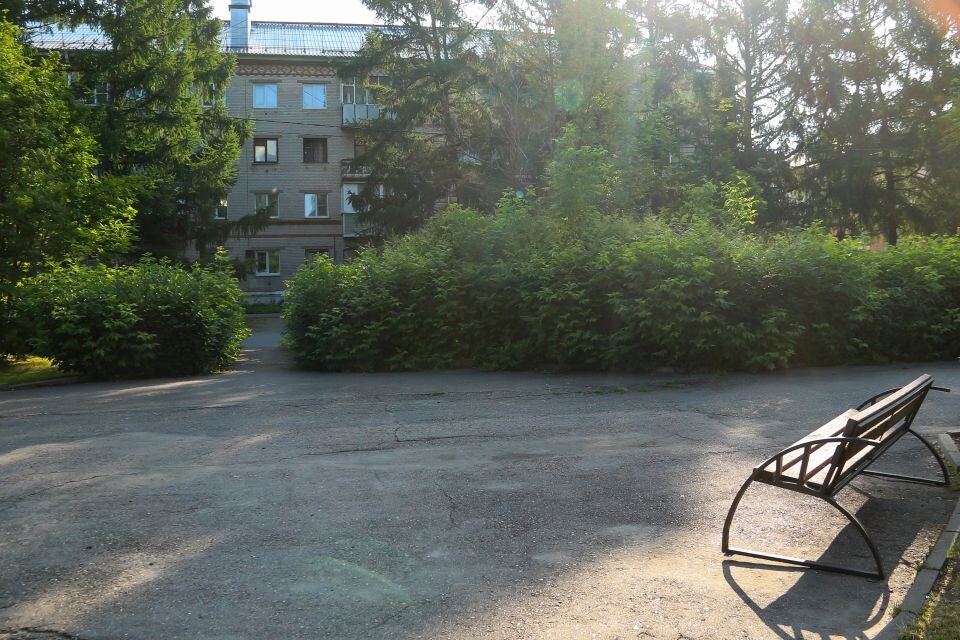    Общественное пространство в поселке Южном. Июнь 2025 года. Источник: Виталий Барабаш