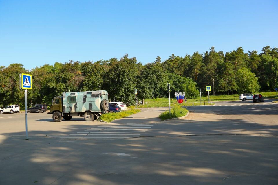    Общественное пространство в поселке Южном. Июнь 2025 года. Источник: Виталий Барабаш