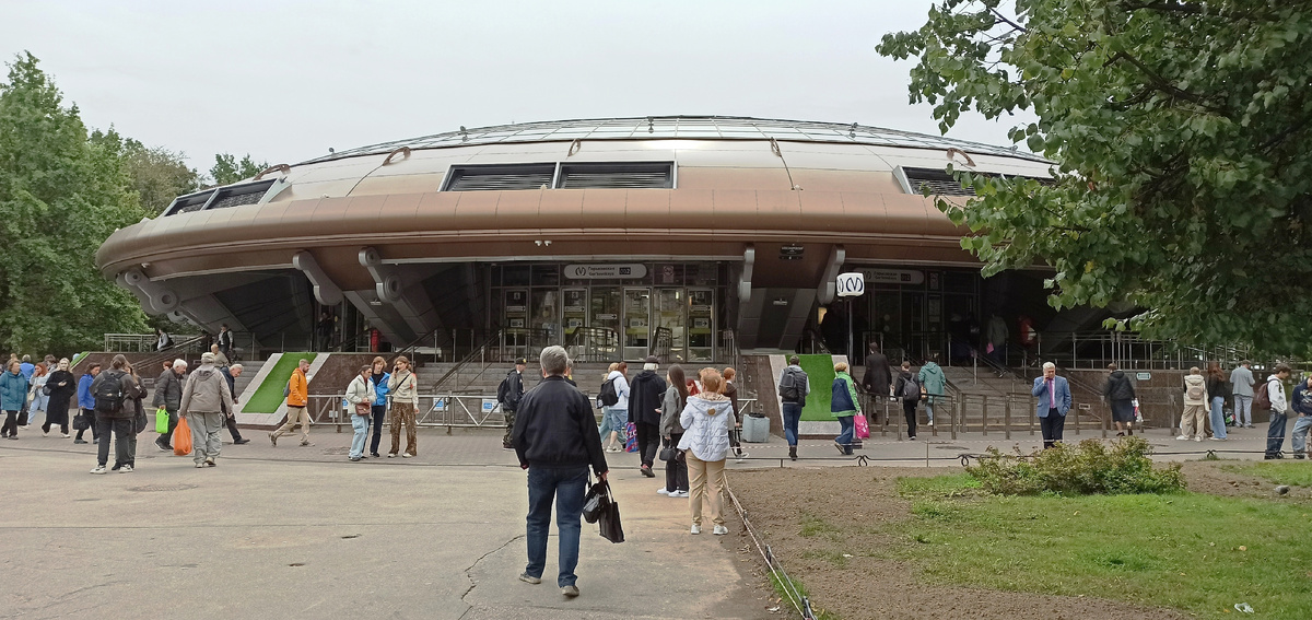 Станция метро Горьковская