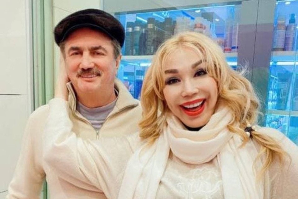    Маша Распутина и Виктор Захаров вместе 26 лет. Расписались только в 2025 году. Личная страничка героя публикации в соцсети