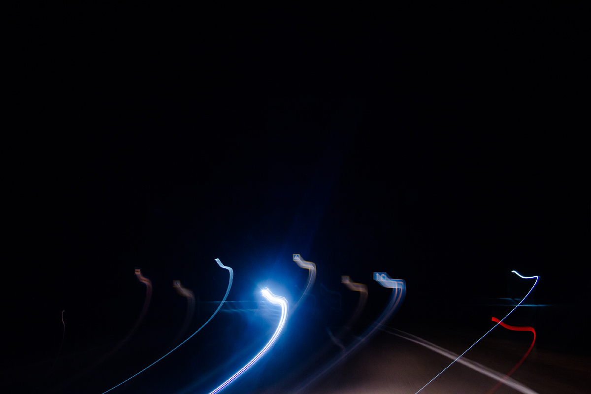 Фото автора (Одинокова Вероника) 2024, фото дороги и машин с длительной выдержкой с авто