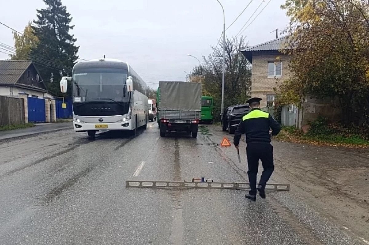    Четыре пассажира пострадали в столкновении двух автобусов в Екатеринбурге