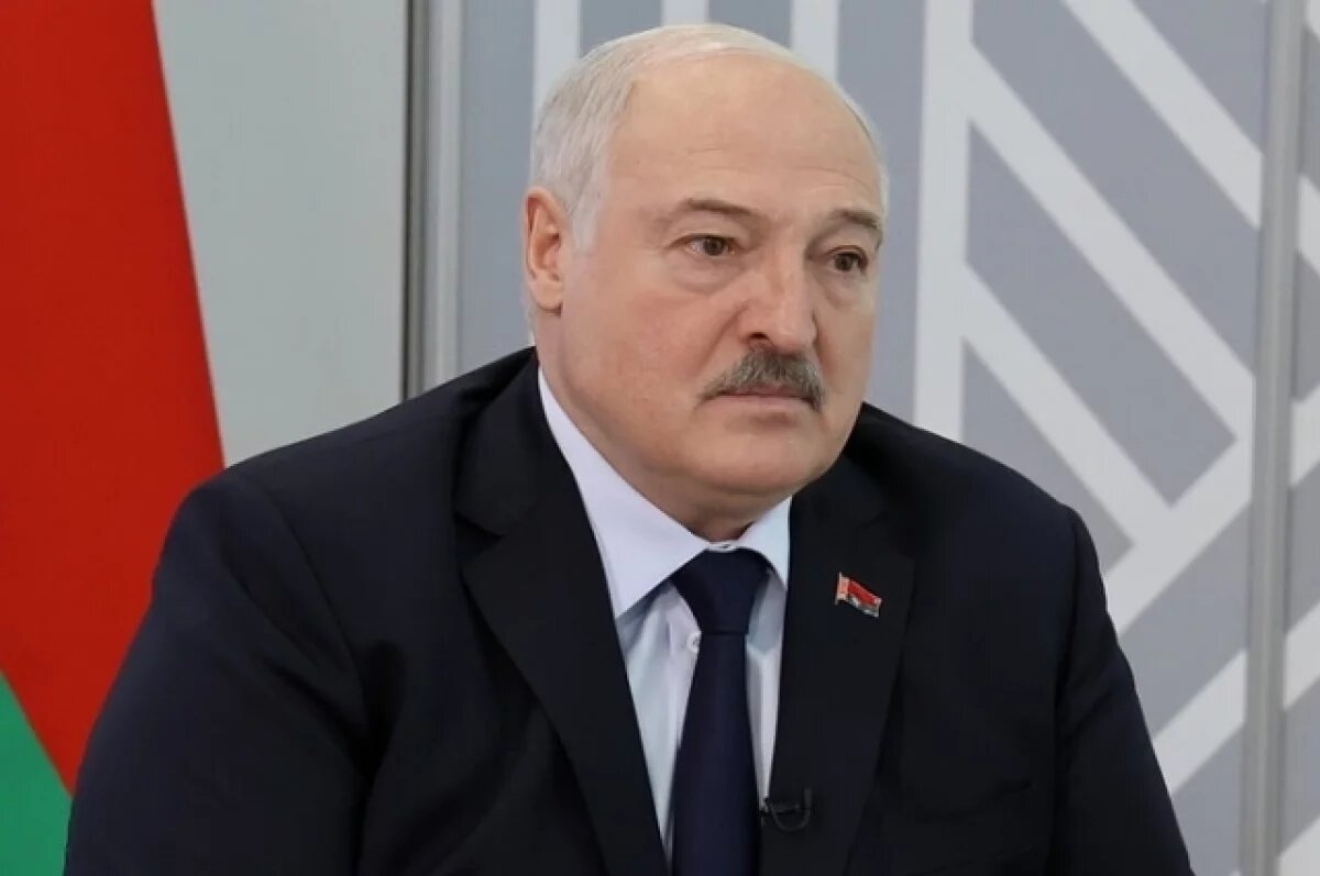    Лукашенко прилетел в Россию