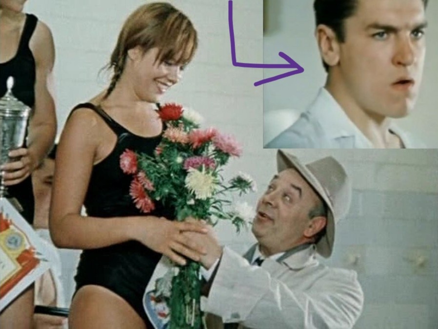 Кадр из комедии СССР «Покровские ворота» 