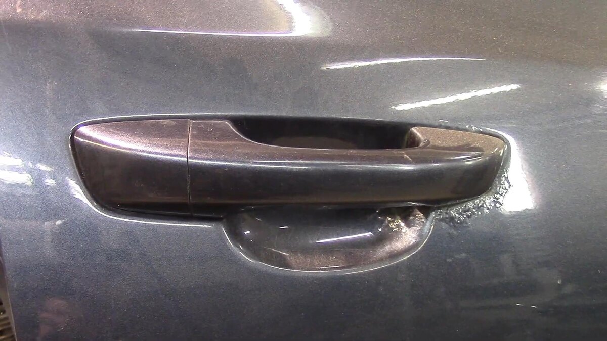 Жуки под ручкой.