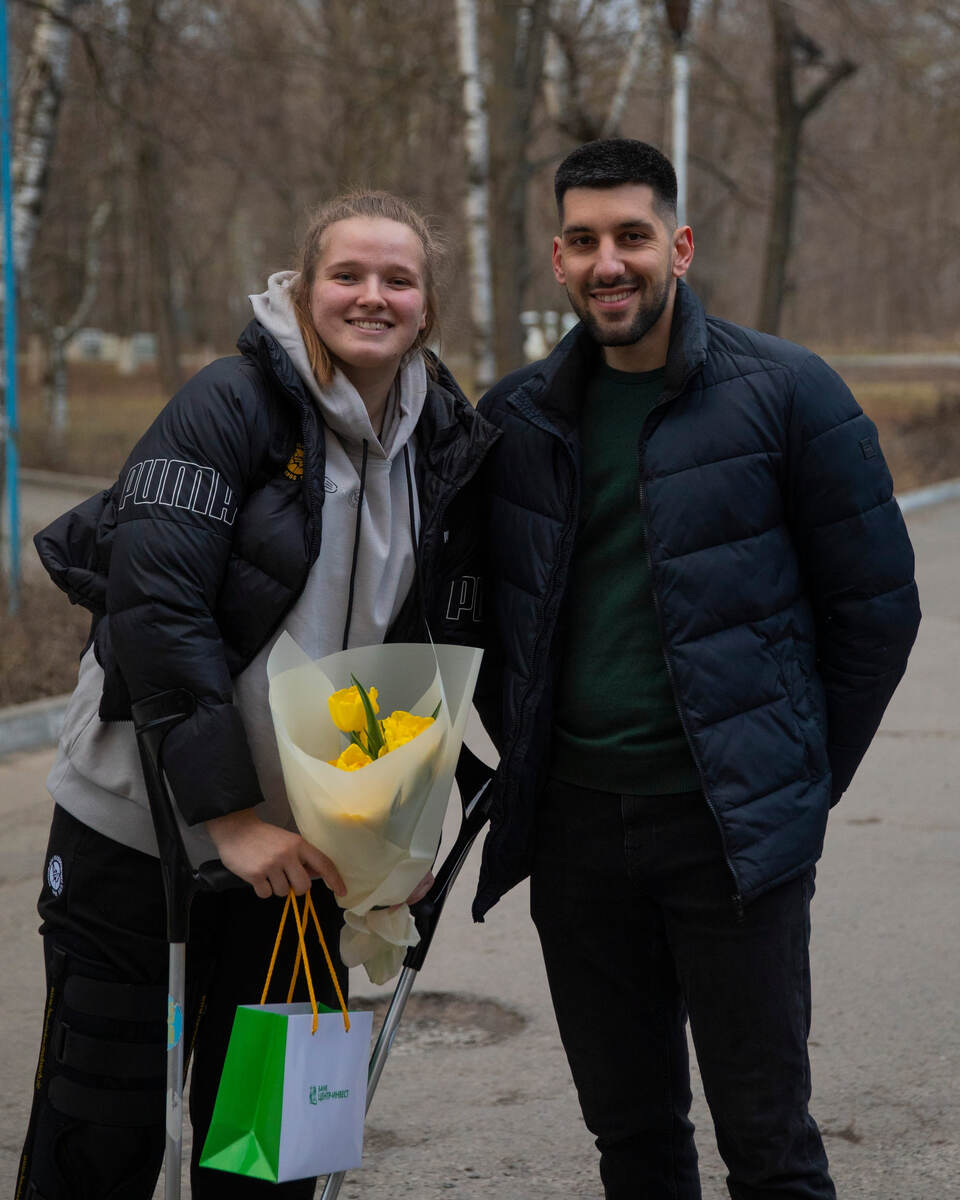    На поздравлении с 8 марта от спонсора