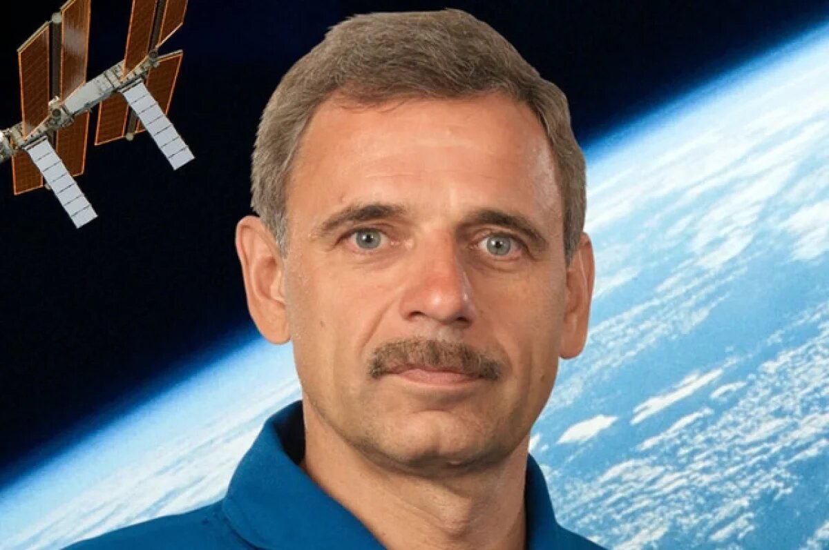    Лётчик-космонавт Корниенко готовится в Ульяновске к прыжку на Южный полюс