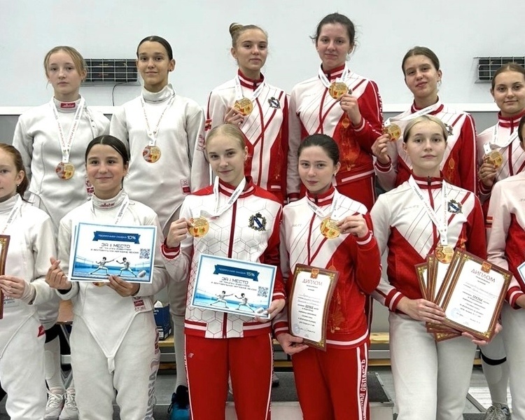     Курские рапиристки стали победительницами Всероссийских соревнований «Золотая осень»