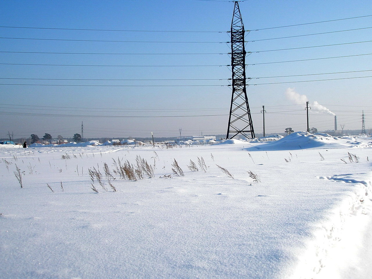 Фото №2. Дорога рядом с ЛЭП, вид с другого ракурса