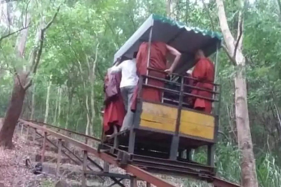    По предварительным данным, у кабины оборвался трос. СОЦСЕТИ