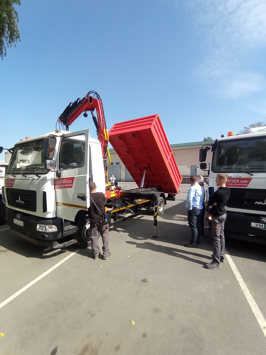 Самосвал МАЗ