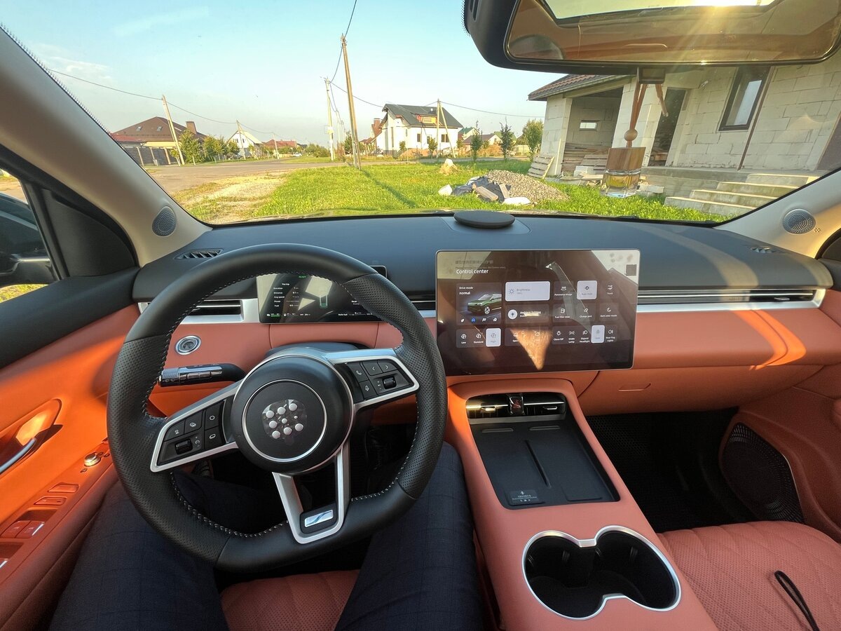 Новый российский кроссовер «Космос» появился у дилеров. Источник иллюстрации - auto.ru