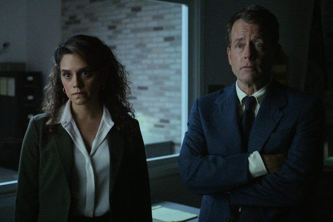 Кадр из сериала "Чёрная птица", 2022, реж. Михаэль Р. Роскам, Джо Чаппелль, Джим МакКэй