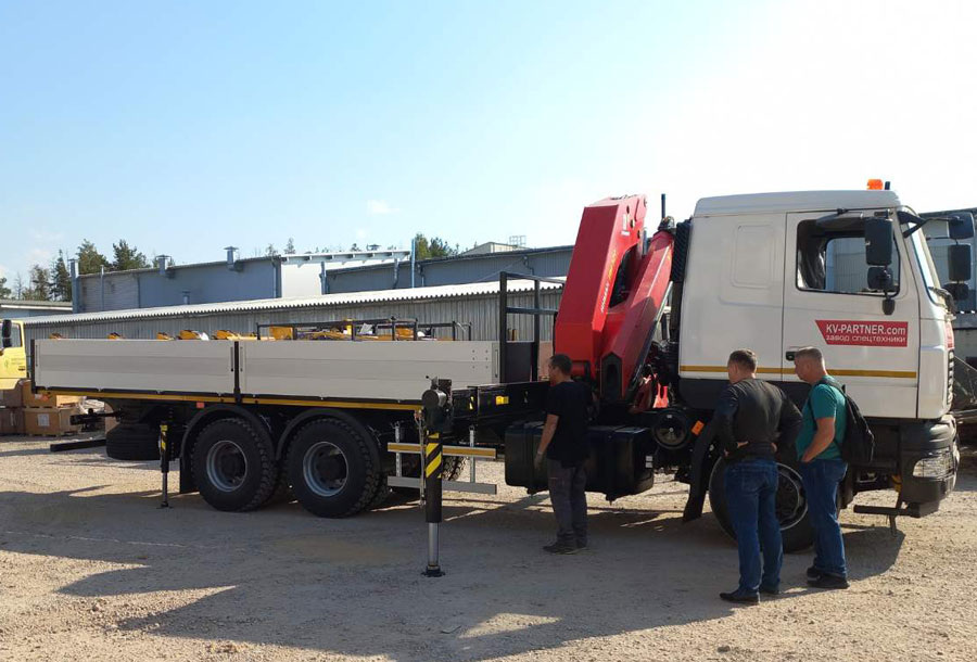 Бортовой МАЗ с КМУ И/НМАН ИМ 320