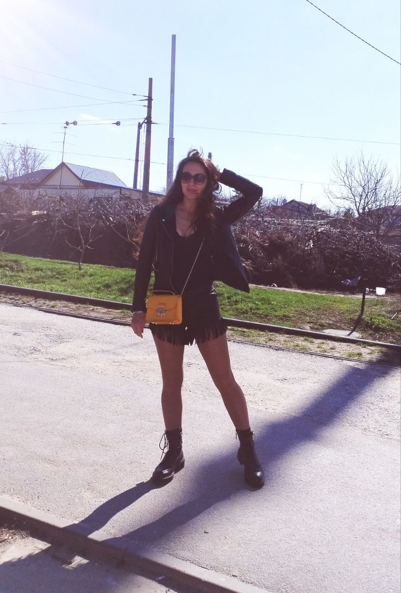 Осанка красивая и глаза горят, когда на тебе не едут и не погоняют)))