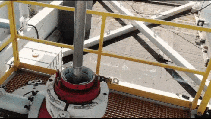 Устьевая обвязка скважины в карьере Marble Falls. This Drill Could Replace Fossil Fuels Forever