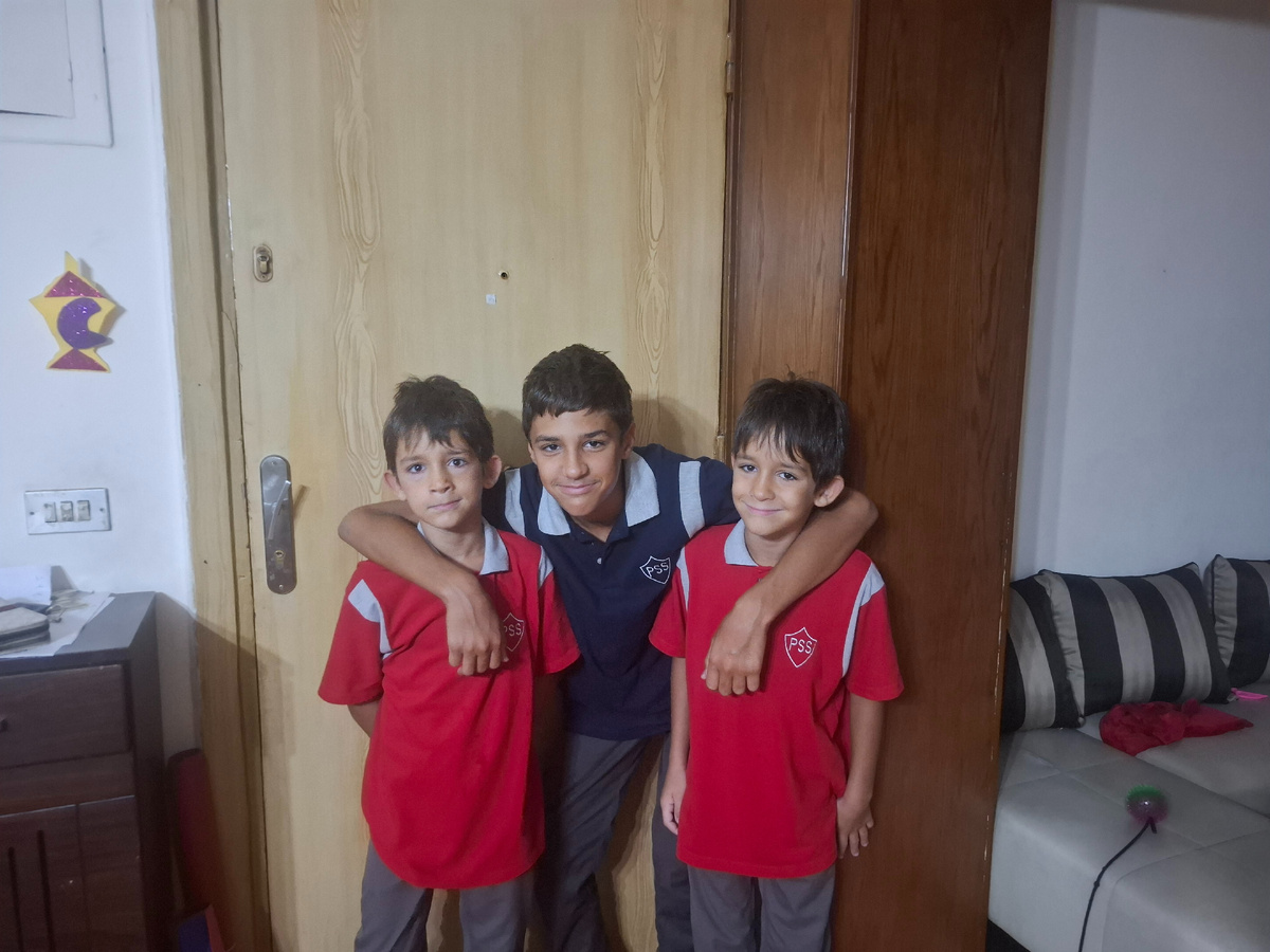 у младших первый день школы, у старшего - пятый