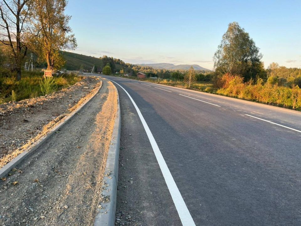     Р-256 "Чуйский тракт", подъезд к озеру Телецкому. Источник: t.me/russkikhofficial