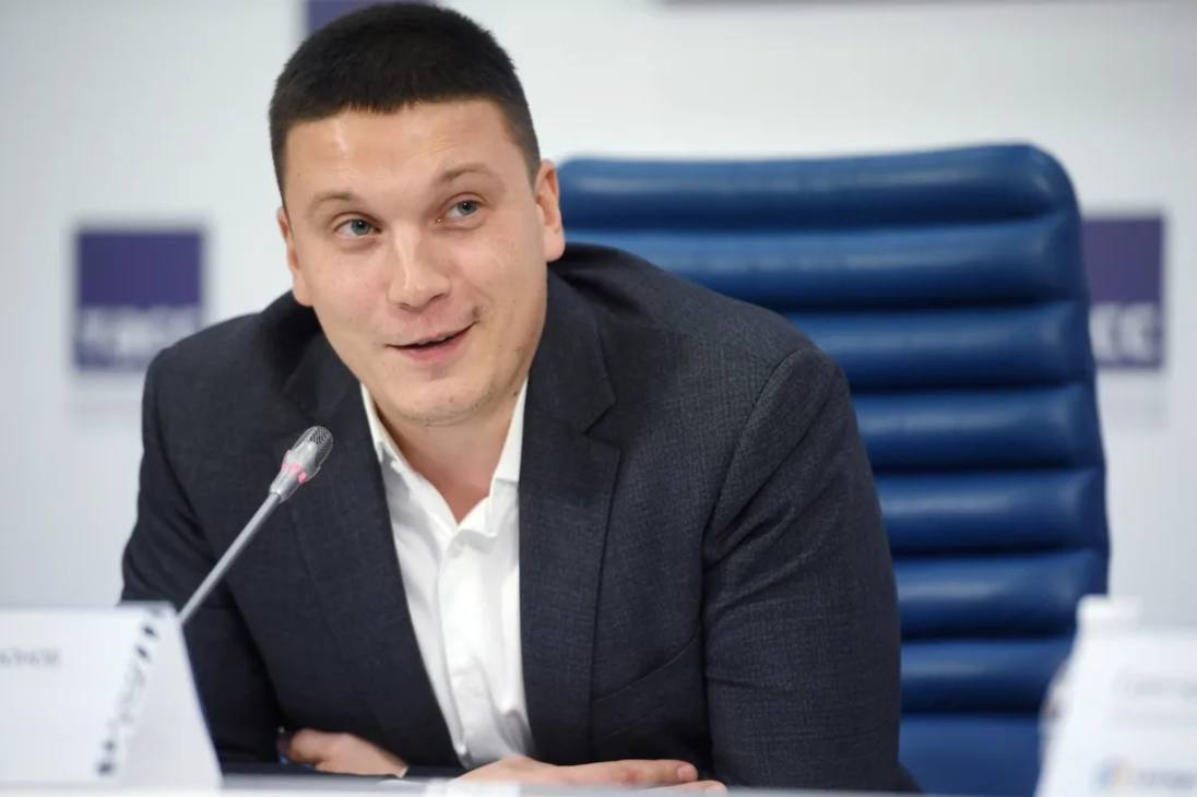 Александр Парамонов