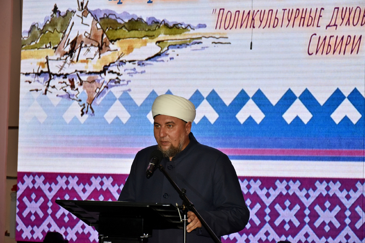 имам Красноярской соборной мечети, помощник муфтия Красноярского края Рушан хазрат Салахетдинов.