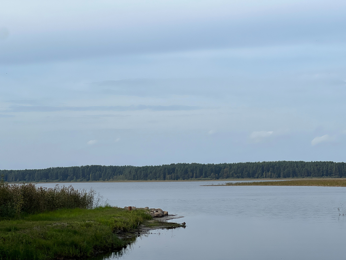 Вечерний Селигер. Впереди - о.Хачин.
