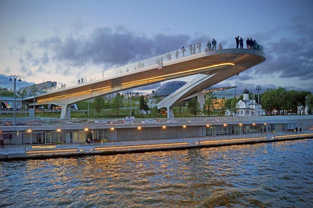 Парк зарядье, Парящий мост