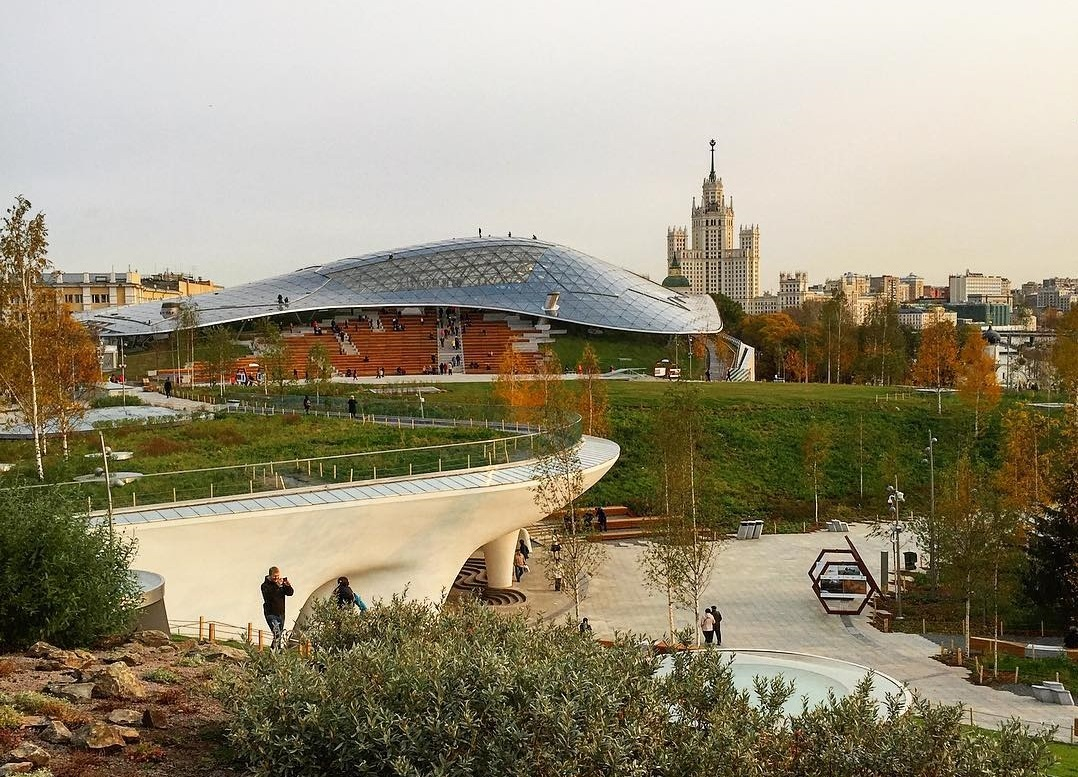 Парк зарядье, Стеклянная кора